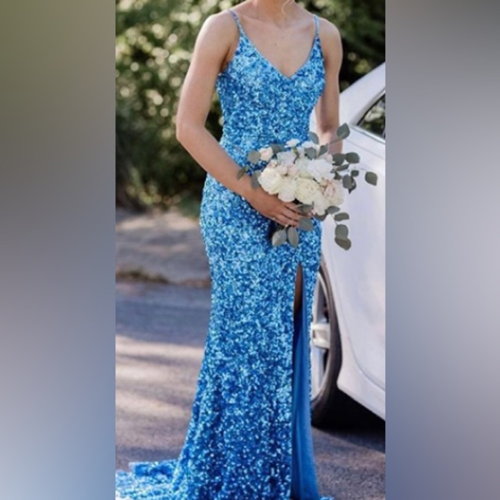 Spaghetti Straps Sequin Prom Dresses Long V Neck Mermaid Formal gown with Slit